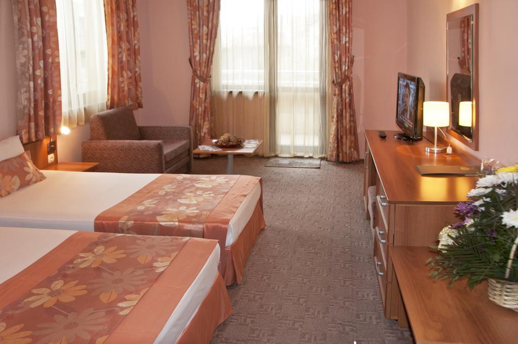 Hotel Real Plovdiv Habitación foto