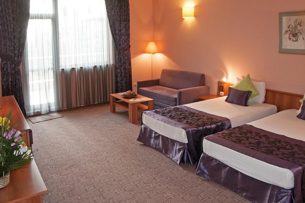Hotel Real Plovdiv Habitación foto